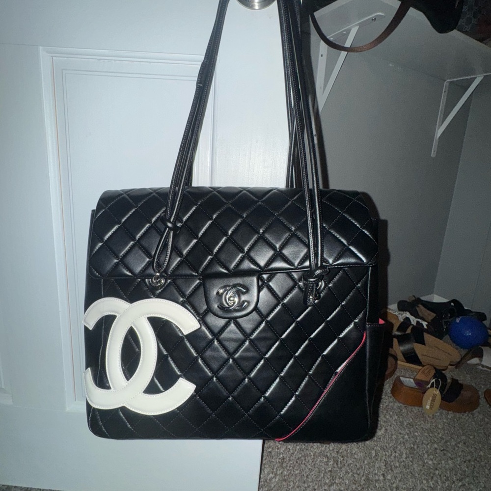 Chanel Black and White Quilted Shoulder Bag with Iconic Logo